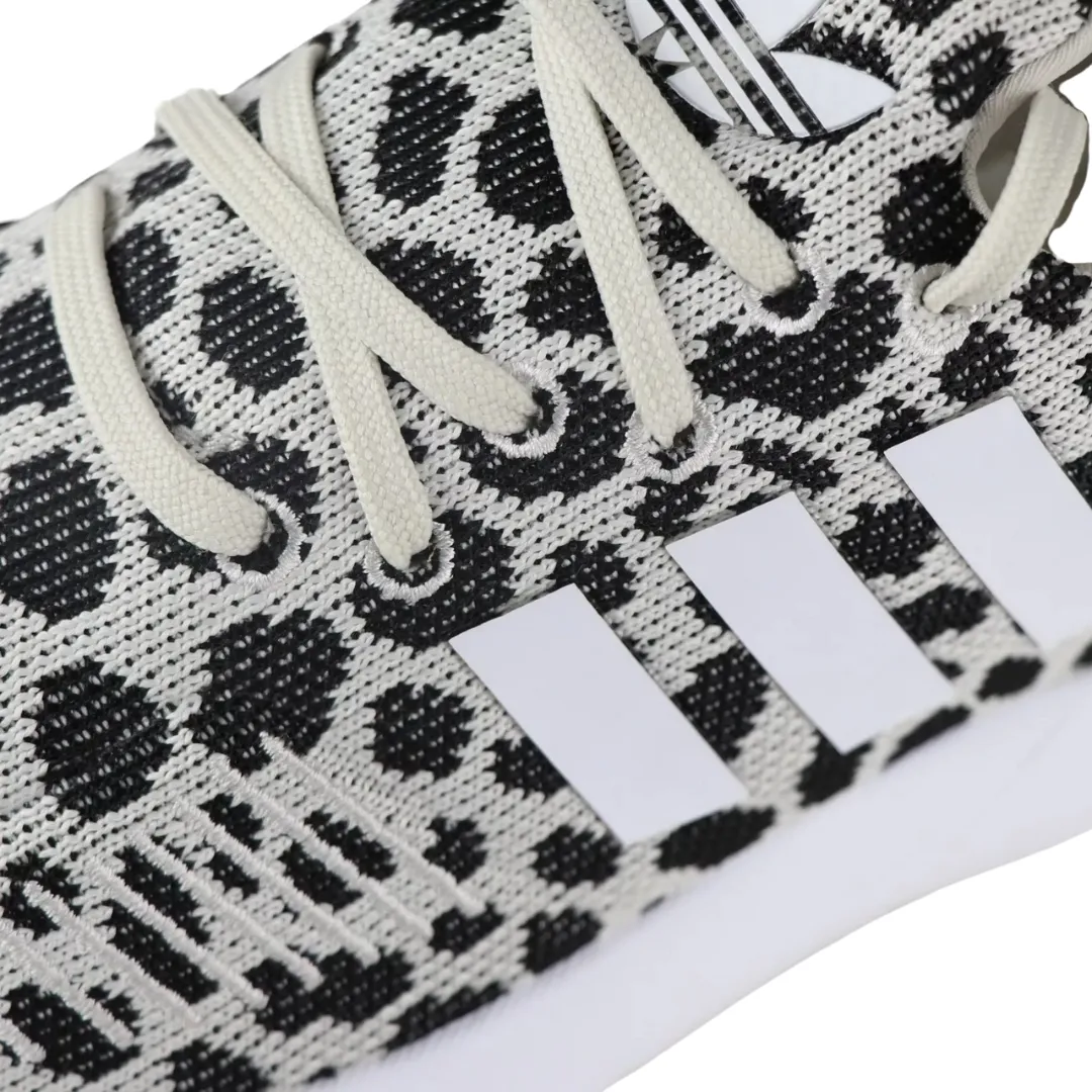 Adidas - Kid's Swift Run 22 J 'Polka Dot' - Talc / Cloud White / Core Black