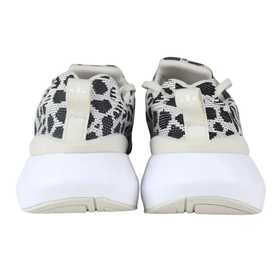 Adidas - Kid's Swift Run 22 J 'Polka Dot' - Talc / Cloud White / Core Black