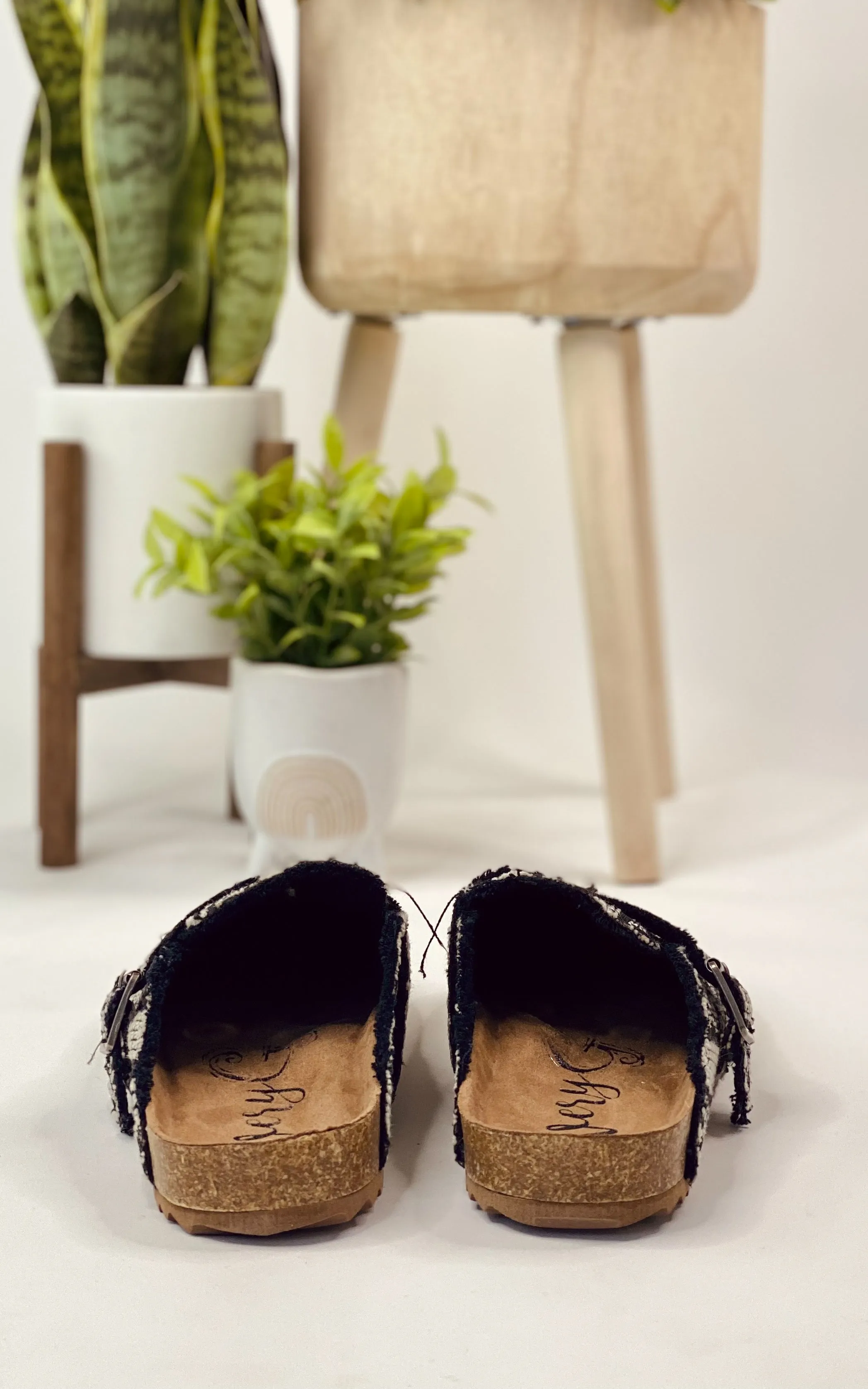 Picnic Shoe - Black - Very G