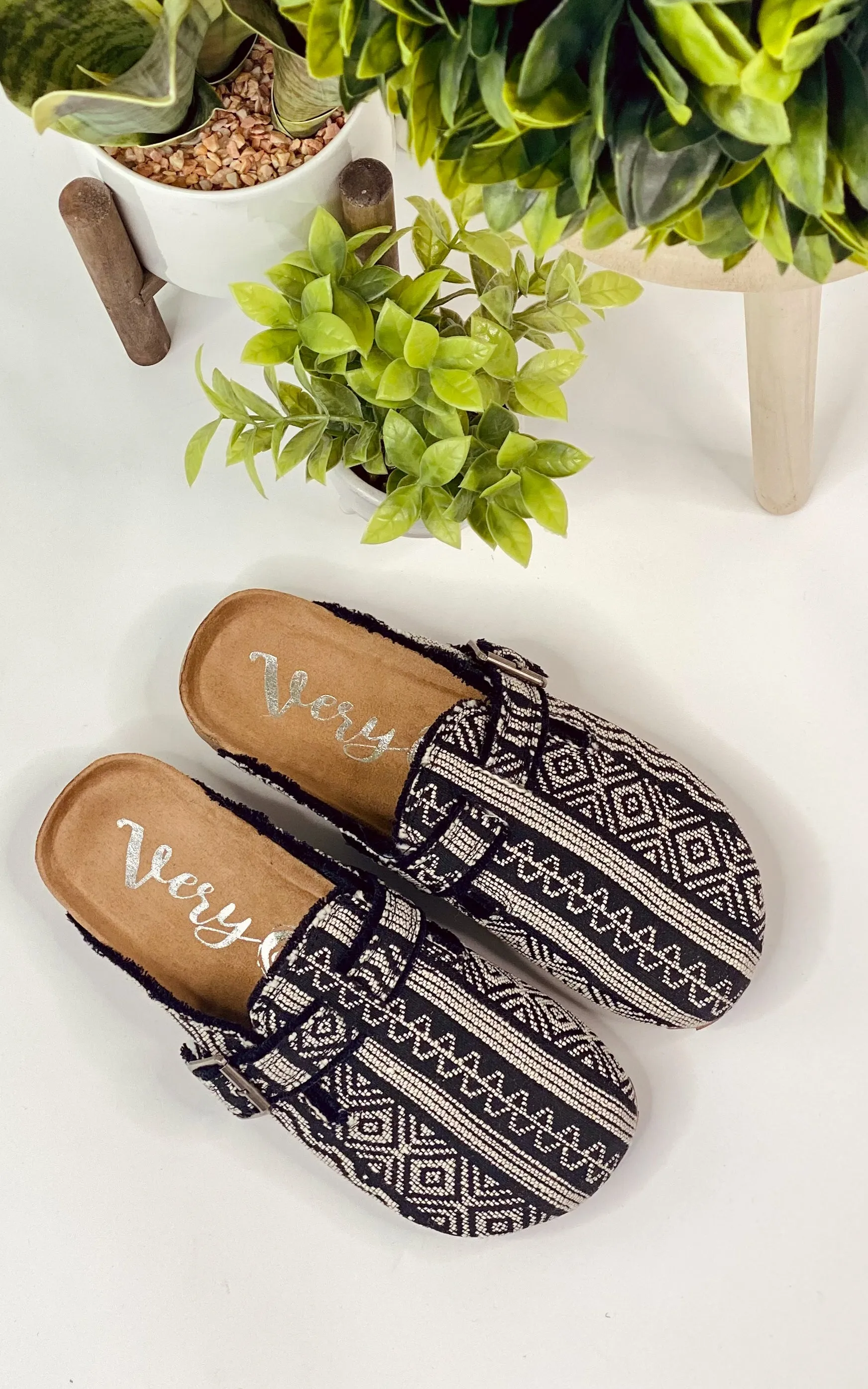 Picnic Shoe - Black - Very G